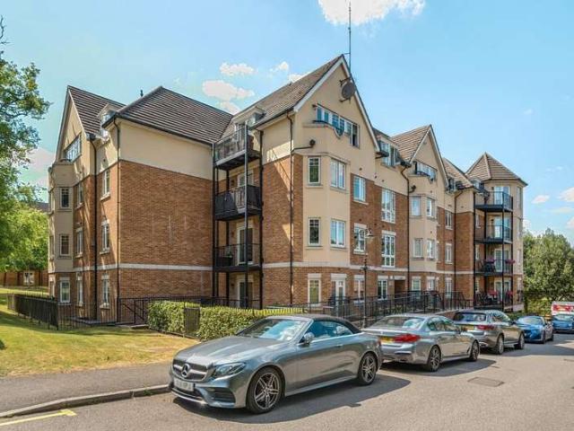 Flat for sale in Greater London