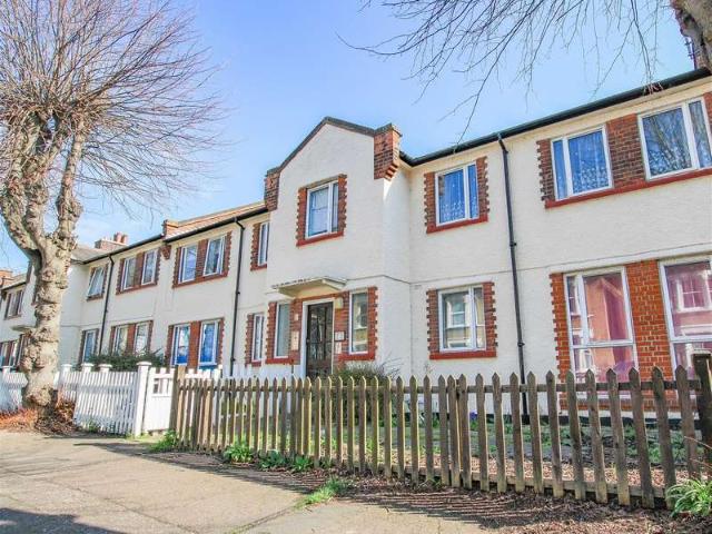 Flat for sale in Alton Barnes, Essex
