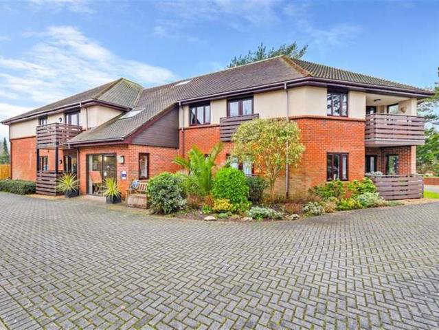 Flat for sale in Storrington and Sullington, Horsham