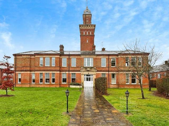 Flat for sale in Gatcombe, Isle Of Wight
