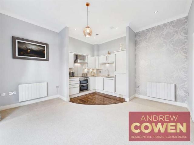 Flat for sale in South Cliff, Kepwick