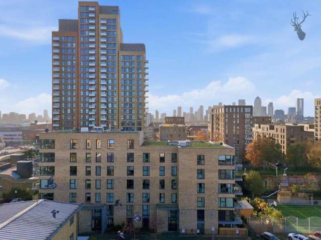 Flat for sale in Bromley-by-Bow, Greater London