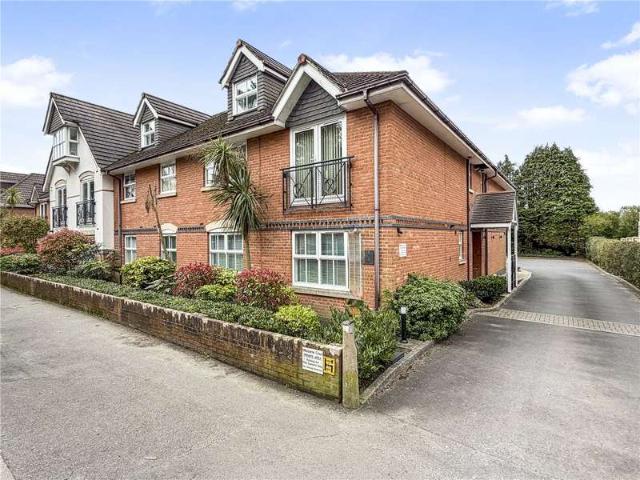 Flat for sale in Tricketts Cross, Ferndown