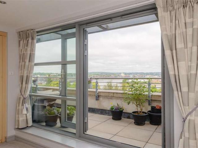 Flat for sale in Chatham