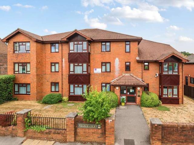 Flat for sale in Woodbridge Hill, Westborough