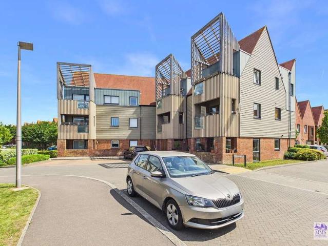 Flat for sale in Snodhurst, Chatham