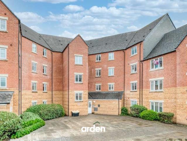 Flat for sale in Greenlands, Redditch