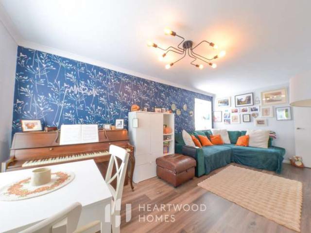Flat for sale in Five Acres, Hertfordshire
