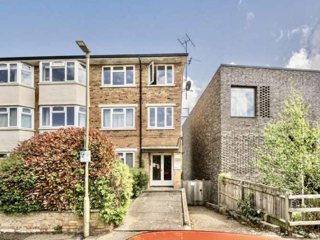 Flat for sale in Sunnymead, The Slade