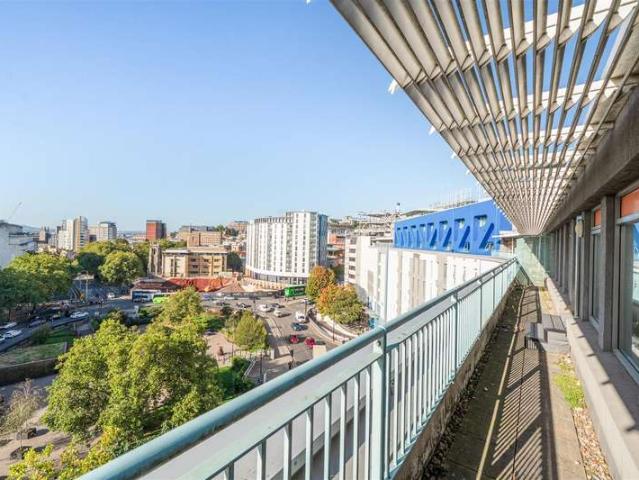 Flat for sale in Broadmead, Feckenham