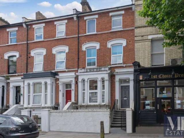 Flat for sale in West Hampstead, Greater London