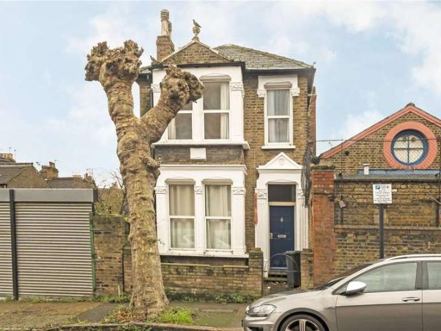 Flat for sale in Homerton, Greater London