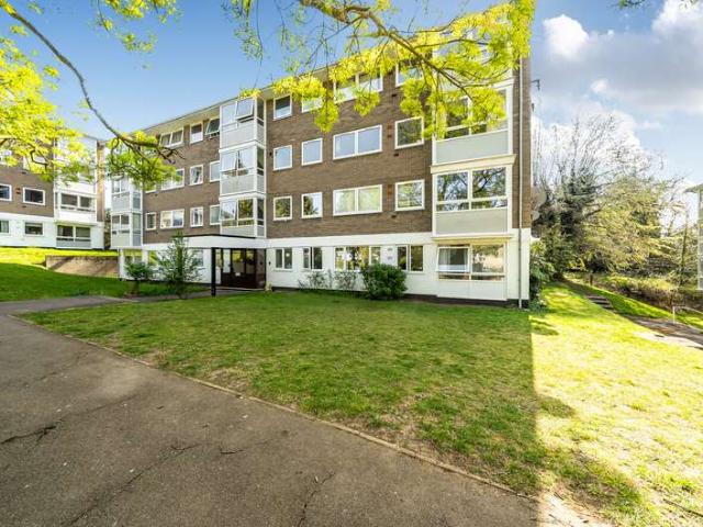 Flat for sale in The Slade, Oxfordshire