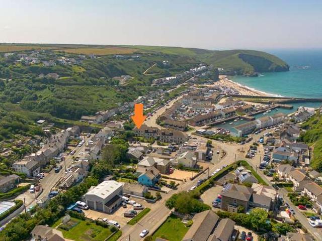 Flat for sale in Portreath, Cornwall