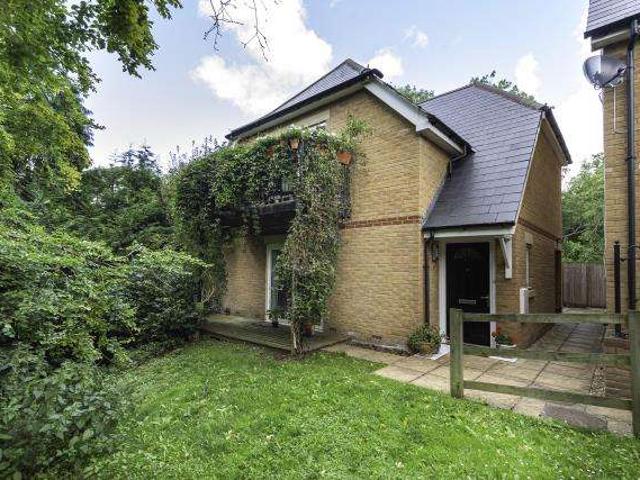 Flat for sale in The Slade, Oxfordshire