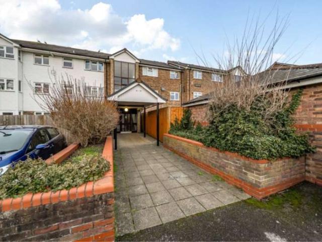 Flat for sale in Hanworth, Bracknell