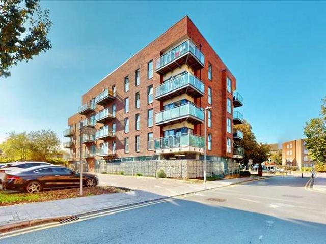 Flat for sale in Becontree, Greater London