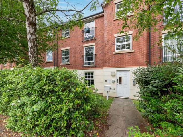 Flat for sale in Rossmore Estate, Rossmore