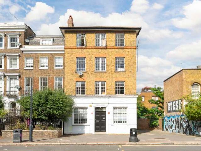 Flat for sale in London Borough of Tower Hamlets, Greater London