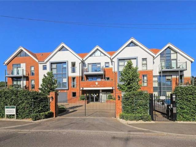 Flat for sale in Barton Stacey, Hampshire
