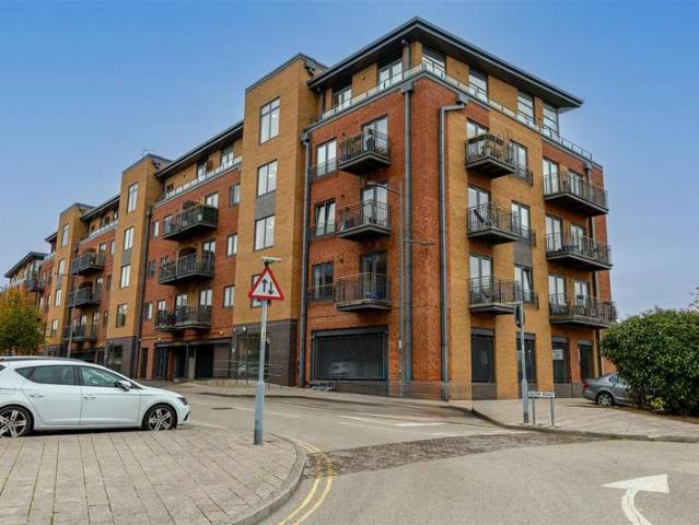 Flat for sale in Diglis, Worcestershire