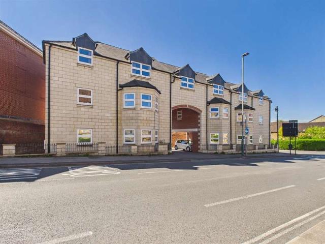 Flat for sale in Chippenham, Wiltshire