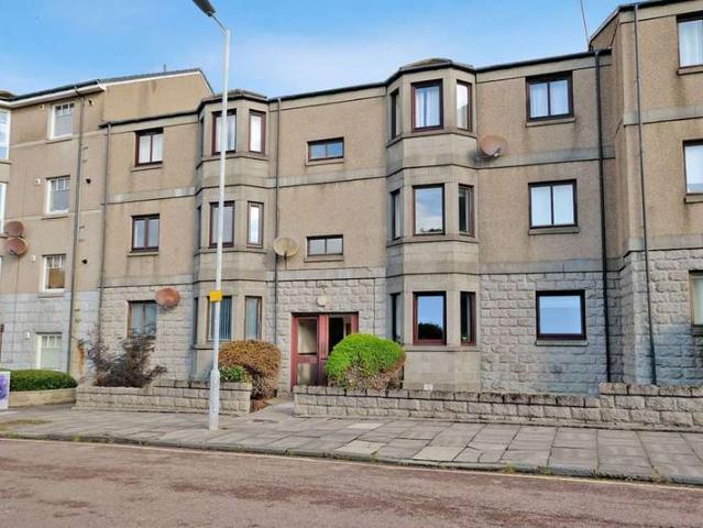 Flat for sale in Ballindoch, Scotland