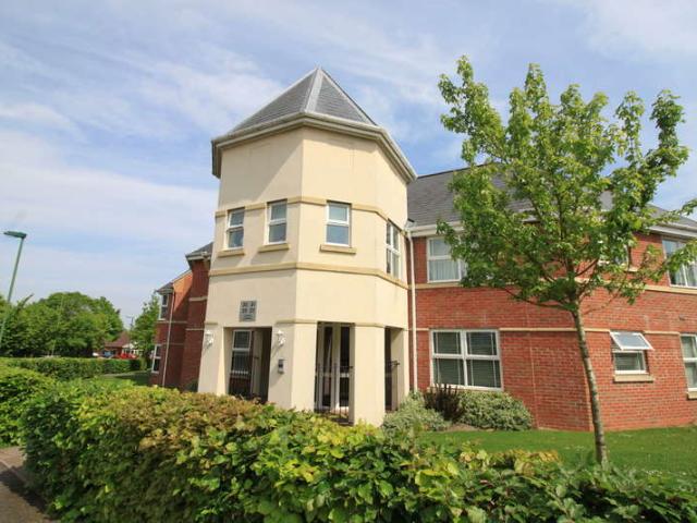 Flat for sale in Blossomfield, West Midlands
