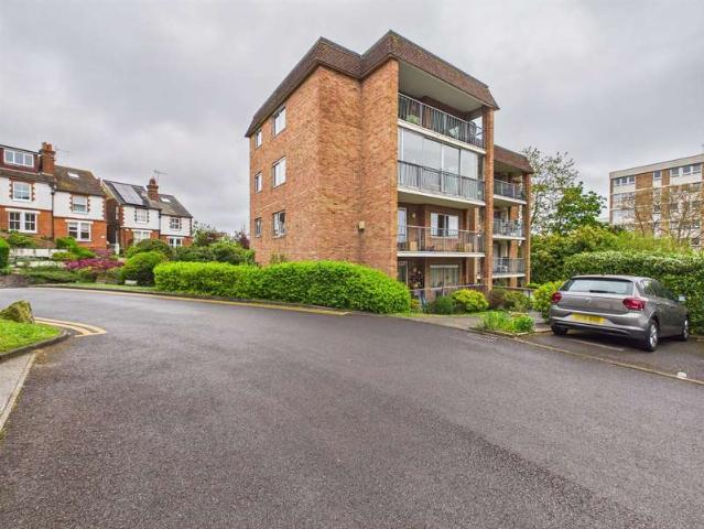 Flat for sale in Guildford Park, Westborough