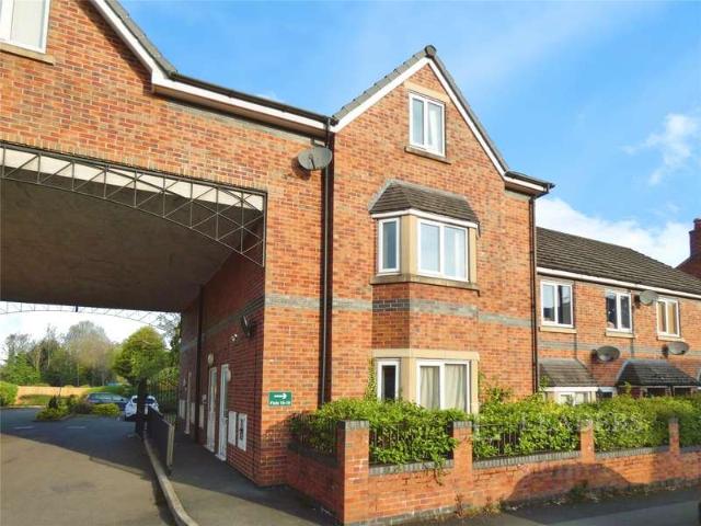 Flat for sale in Hammond Street
