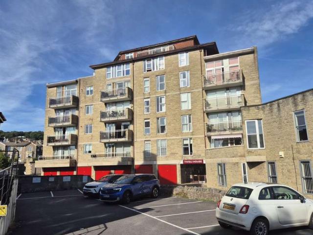 Flat for sale in Whitecross Village, Weston-super-Mare