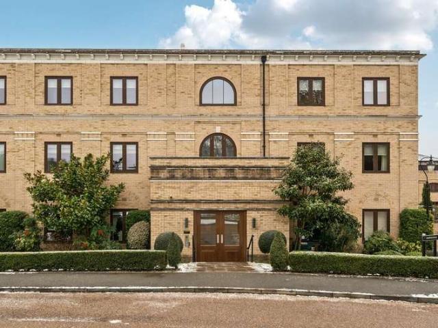 Flat for sale in London Borough of Harrow, Greater London
