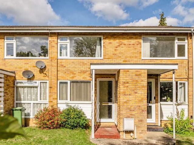 Flat for sale in Keynsham, West of England