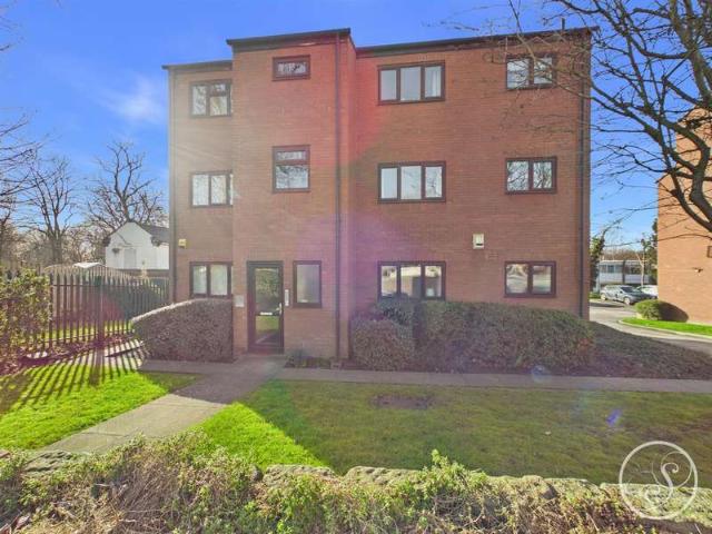 Flat for sale in Chapeltown, West Yorkshire