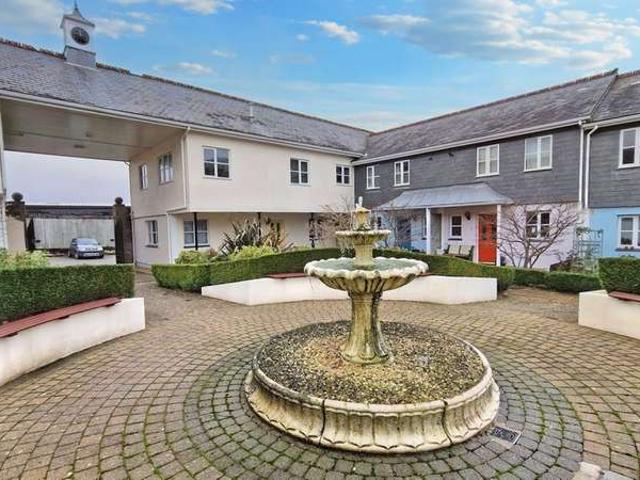 Flat for sale in Penryn, Cornwall