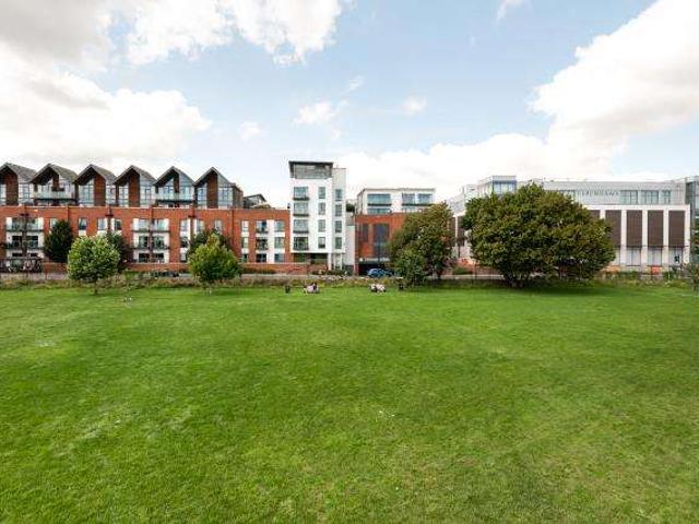 Flat for sale in Enborne, West Berkshire