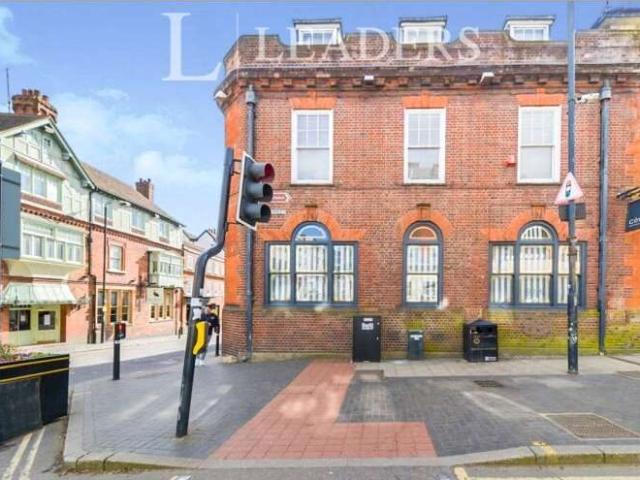 Flat for sale in St Albans, Five Acres