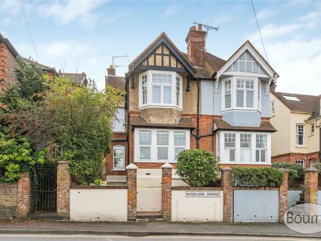 Flat for sale in Guildford Park, Westborough