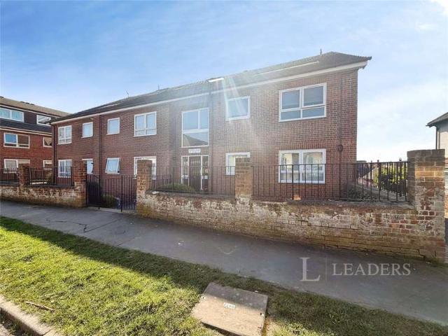 Flat for sale in Brighton Marina Village, Brighton & Hove
