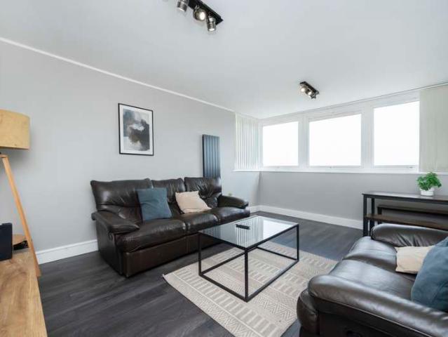 Flat for sale in Hoxton, Greater London
