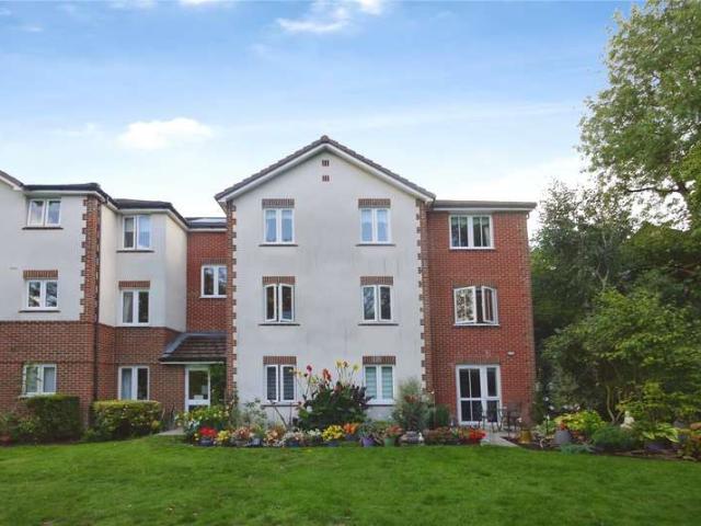 Flat for sale in The Galleries, Navestock Side