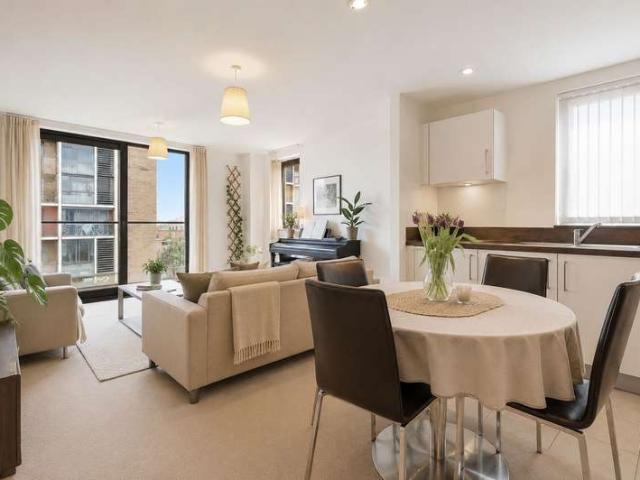 Flat for sale in Dalston, De Beauvoir Town