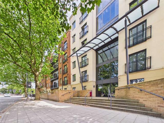 Flat for sale in Redcliffe, Feckenham