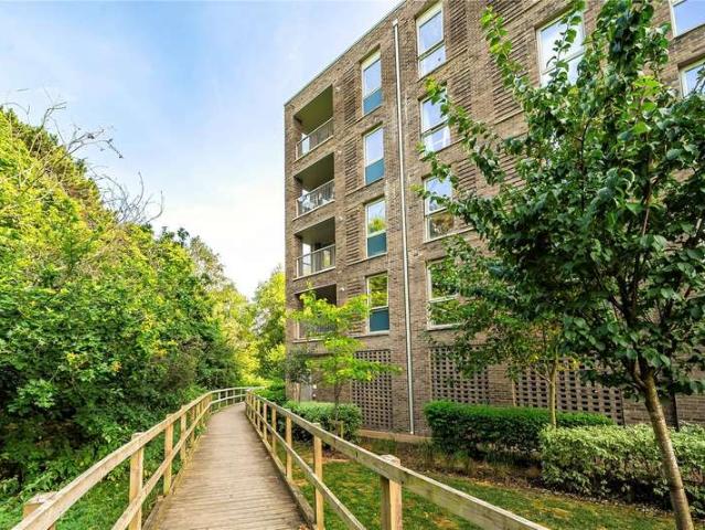 Flat for sale in The Slade, Oxfordshire