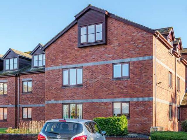 Flat for sale in Great Boughton, Boughton