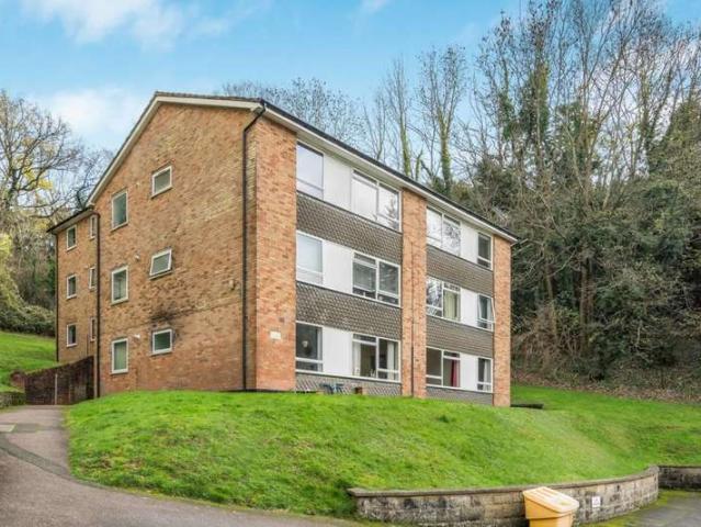 Flat for sale in Caterham, Tandridge