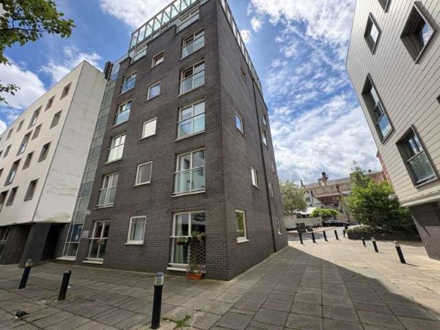 Flat for sale in East Bank, Norfolk