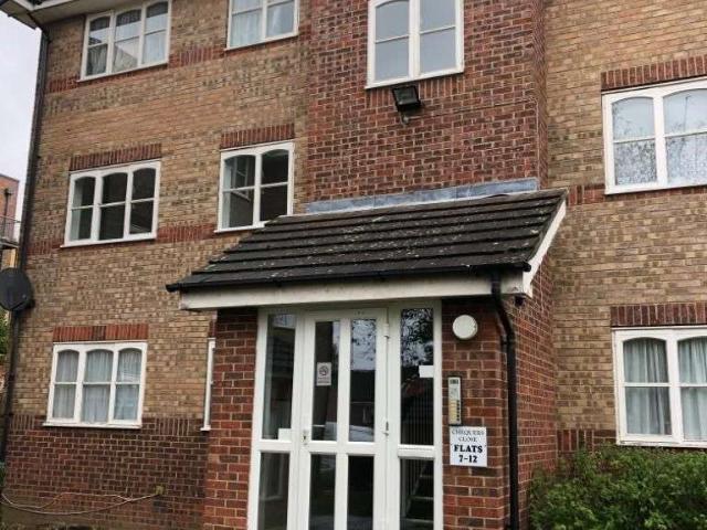 Flat for rent in Colindale, Colindale