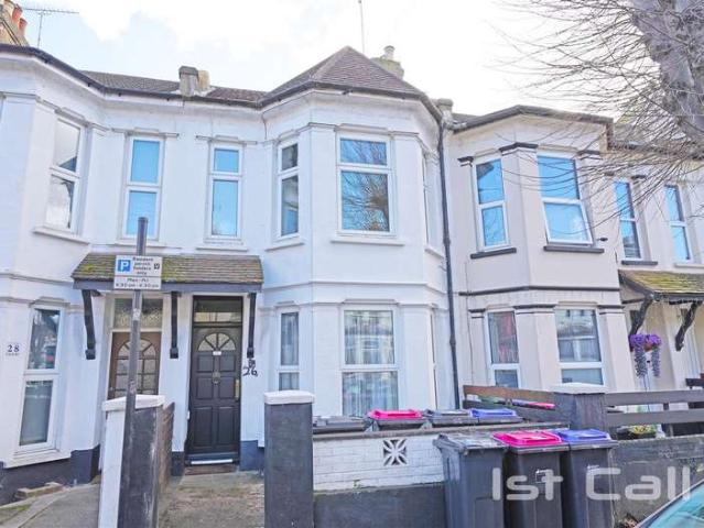 Flat for sale in Southend City Centre Neighbourhood, Alton Barnes