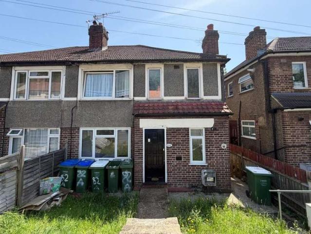 Flat for sale in Northumberland Heath, Greater London
